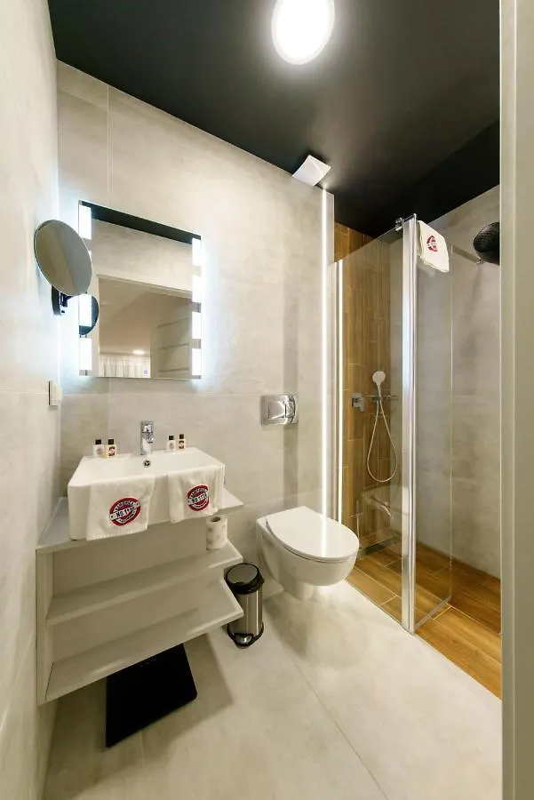 Kamienica No 111A Warsaw Airport Aparthotel