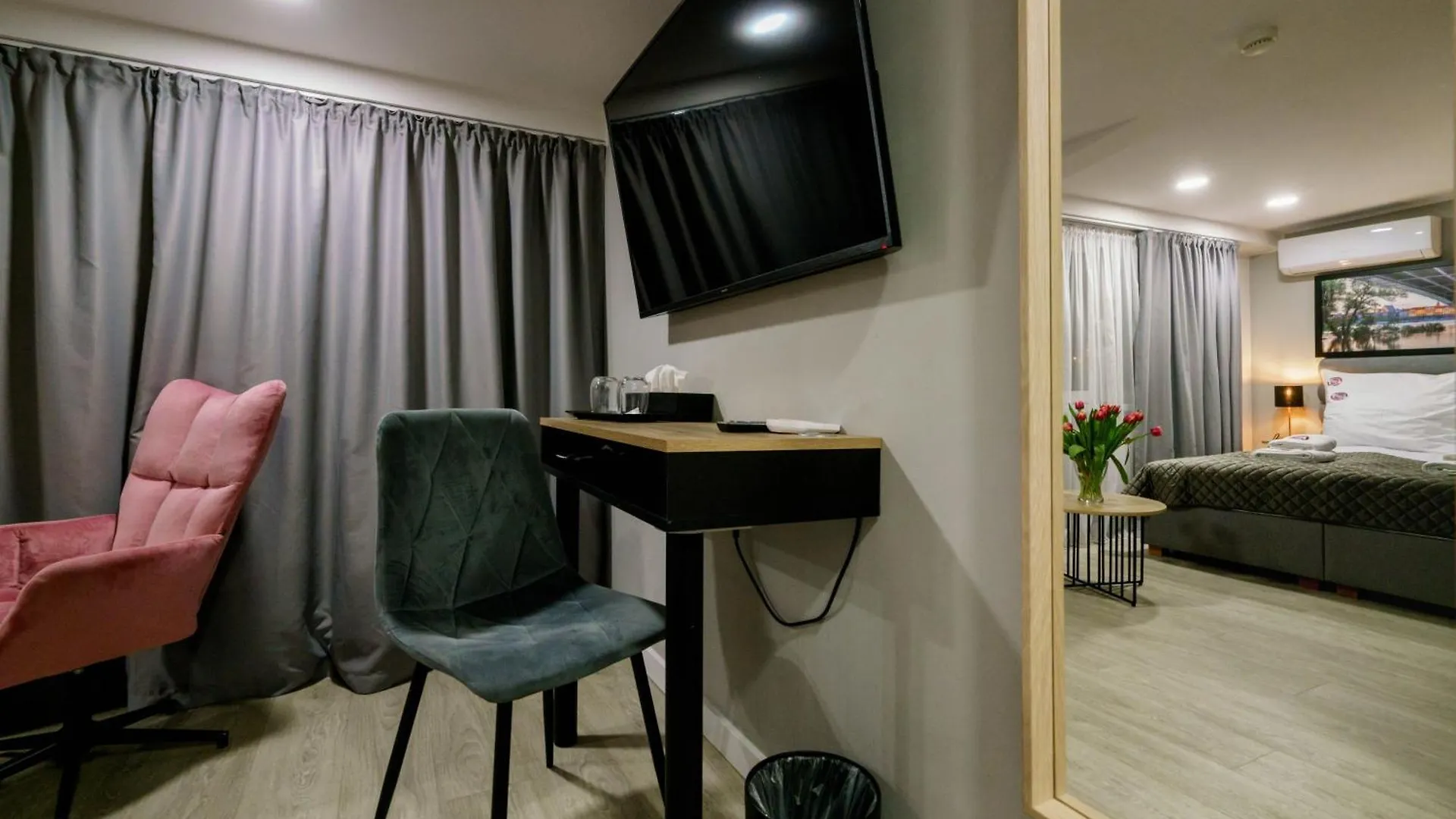 Kamienica No 111A Warsaw Airport Aparthotel